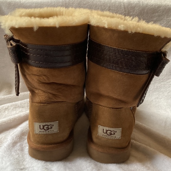 UGG Josette 1003174 Chestnut Boots. Size 10 - Picture 6 of 17